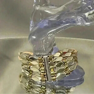 $6 Add-On 💎Vintage woman’s metal  bracelet